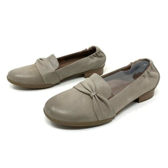 Dansko Karen Flats Burnished Nubuck Taupe - Picture 2 of 9